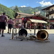 Geen fotobeschrijving beschikbaar.